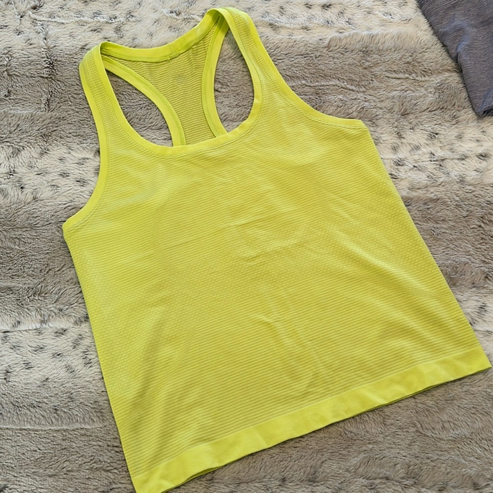 Lululemon Swiftly Tech Racerback Tank Top 2.0 Race Length Electric Lemon sz 6